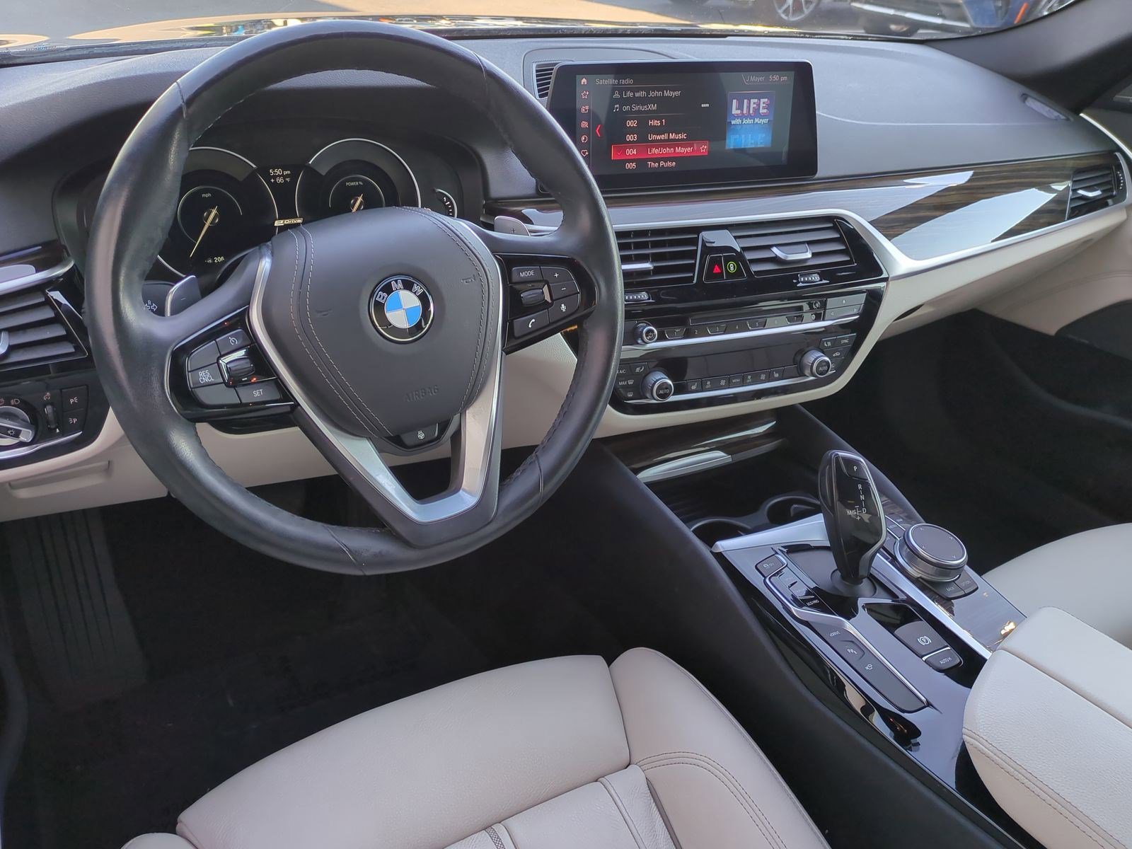 Used 2019 BMW 530e w/ Convenience Package image 29