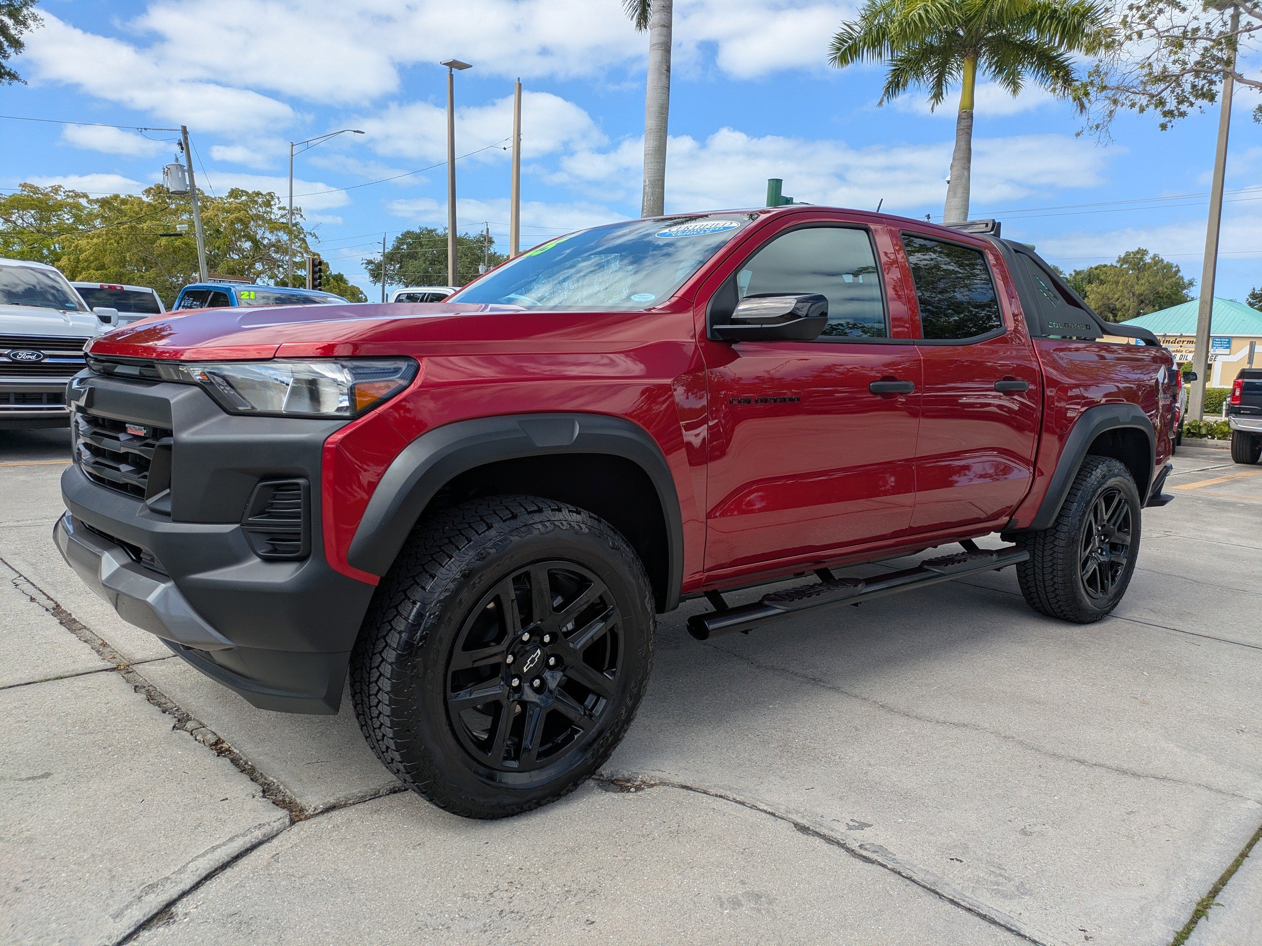 Used 2025 Chevrolet Colorado Trail Boss w/ Midnight Edition AWD/4WD image 7