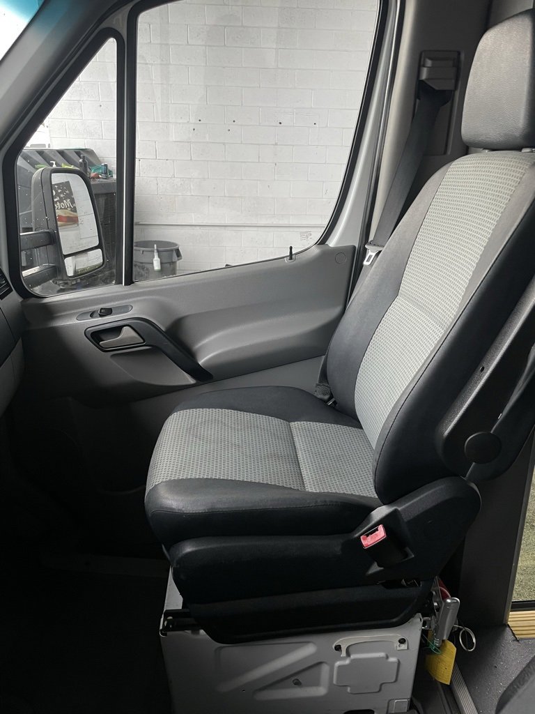 Used 2008 Dodge Sprinter 3500 w/ Window Group Iv Fixed Glass image 27
