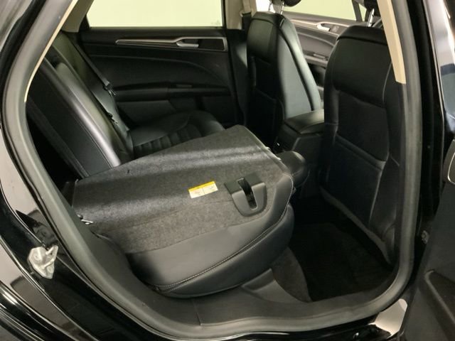 Used 2017 Ford Fusion SE w/ Equipment Group 202A FWD image 29