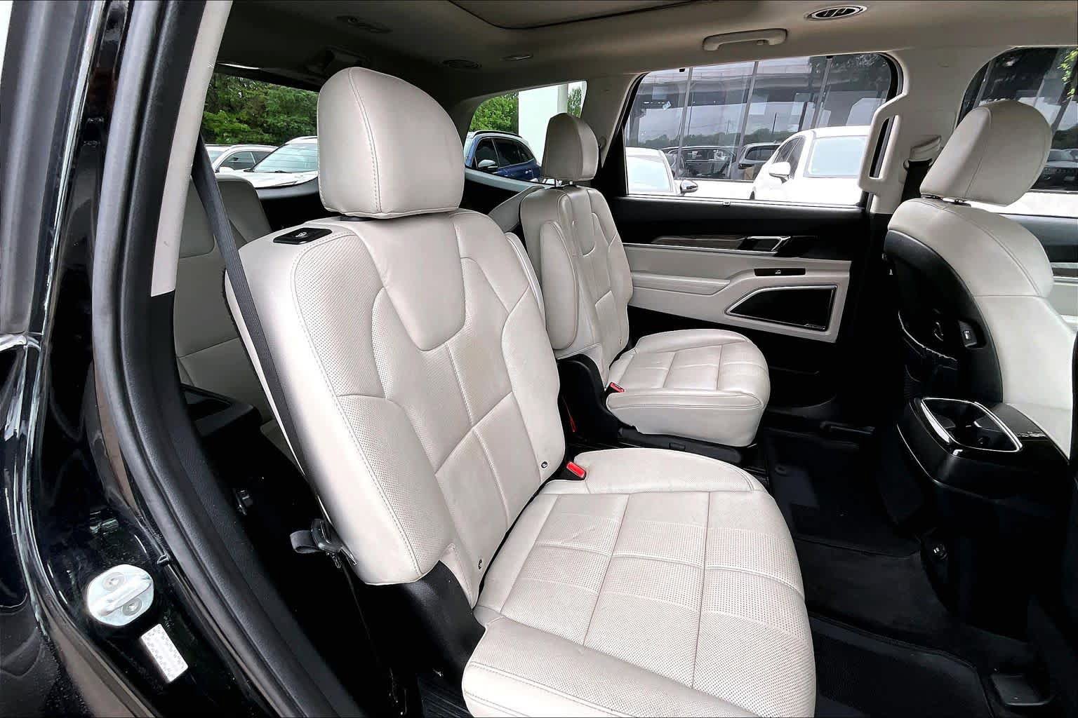 Used 2020 Kia Telluride SX w/ Towing Package FWD image 20