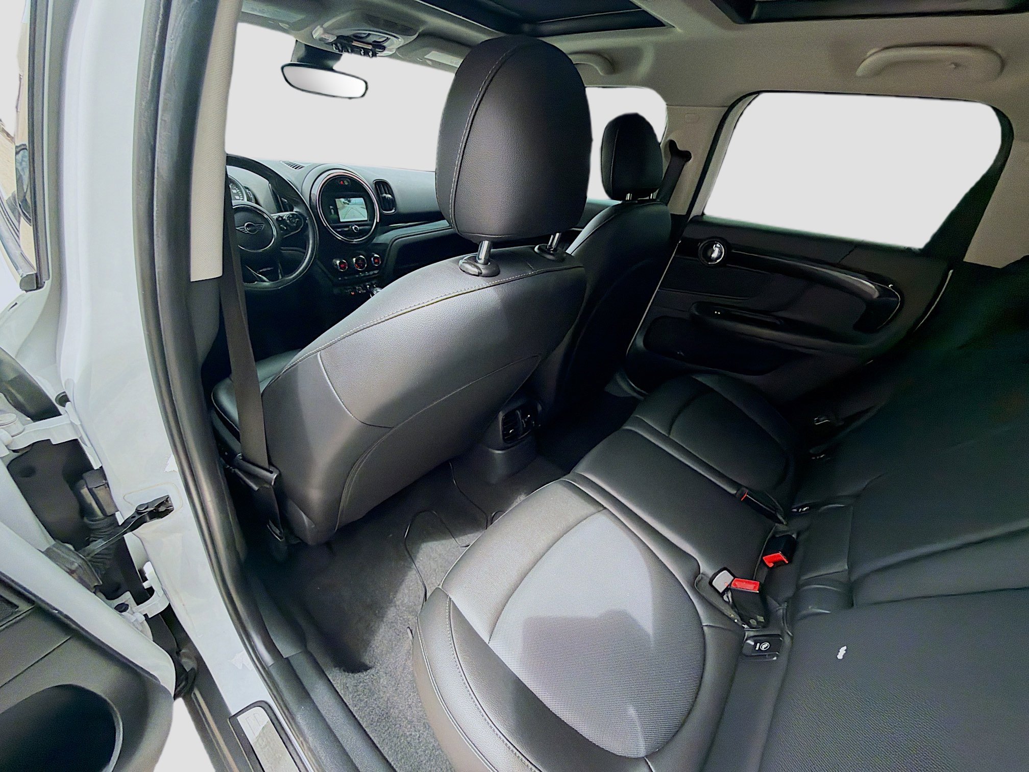 Used 2019 MINI Cooper Countryman ALL4 w/ Premium Package AWD/4WD image 22