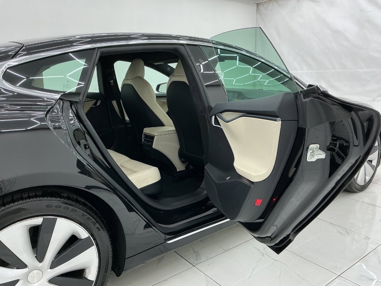 Used 2021 Tesla Model S Long Range Plus AWD/4WD image 23