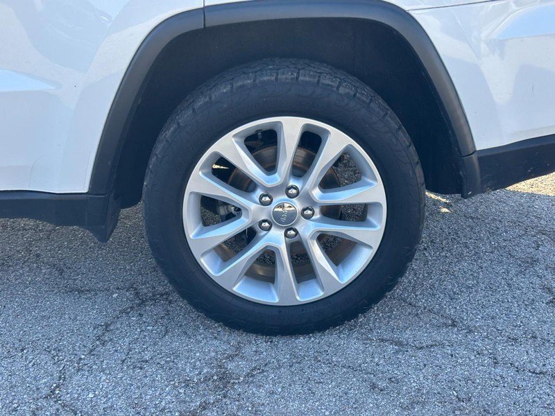 Used 2017 Jeep Grand Cherokee Limited w/ Luxury Group II image 11