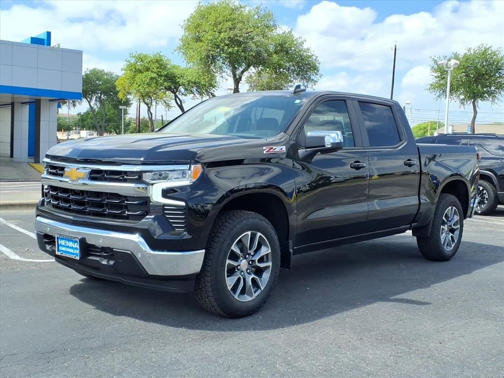 New 2026 Chevrolet Silverado 1500 LT w/ Z71 Off-Road Package image 3