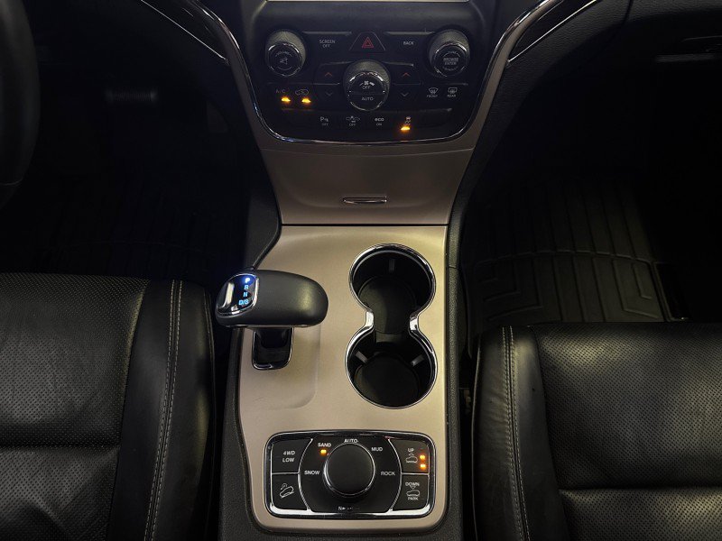 Used 2015 Jeep Grand Cherokee Overland w/ Advanced Technology Group AWD/4WD image 25