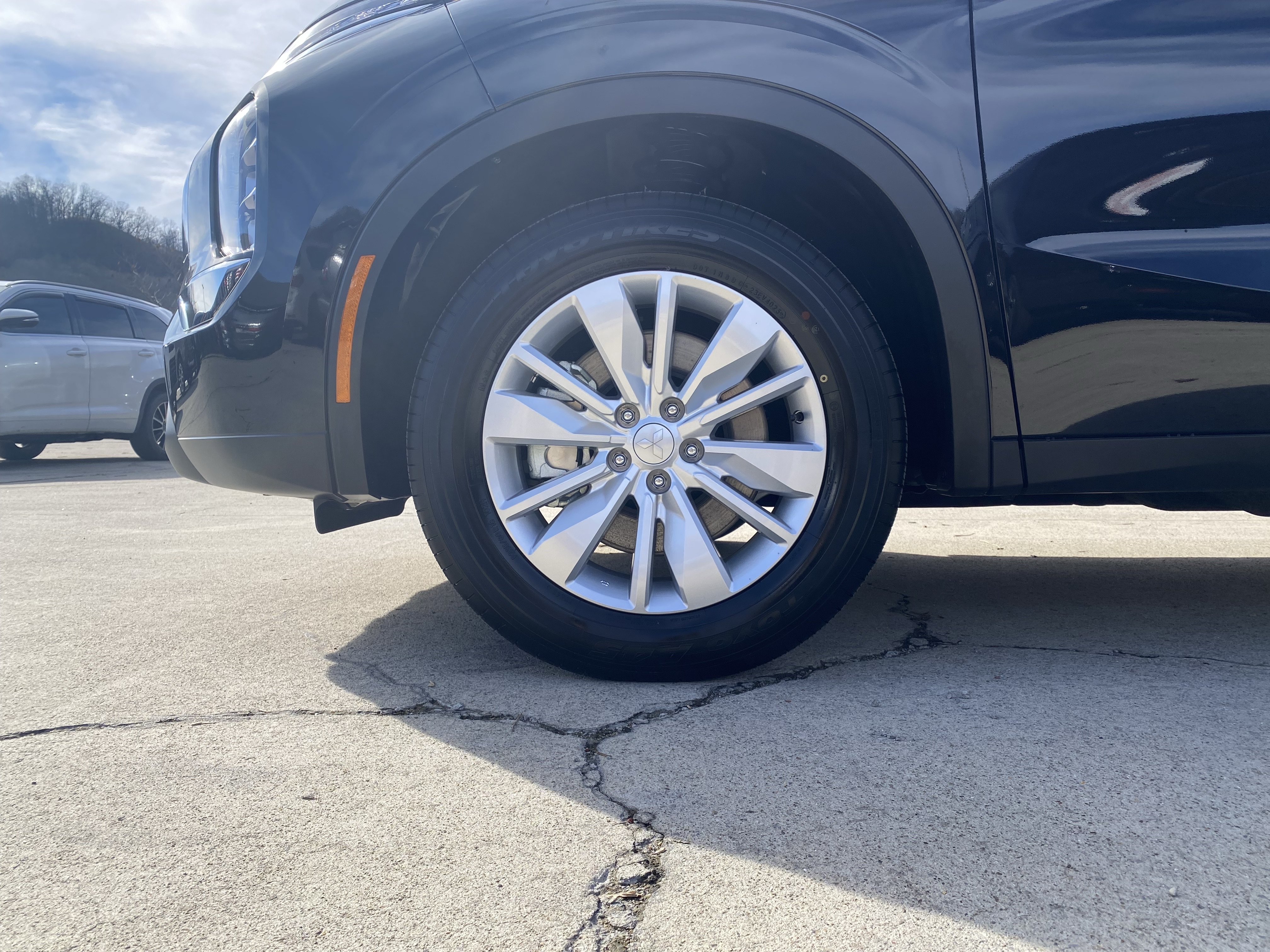 New 2026 Mitsubishi Outlander ES FWD image 38
