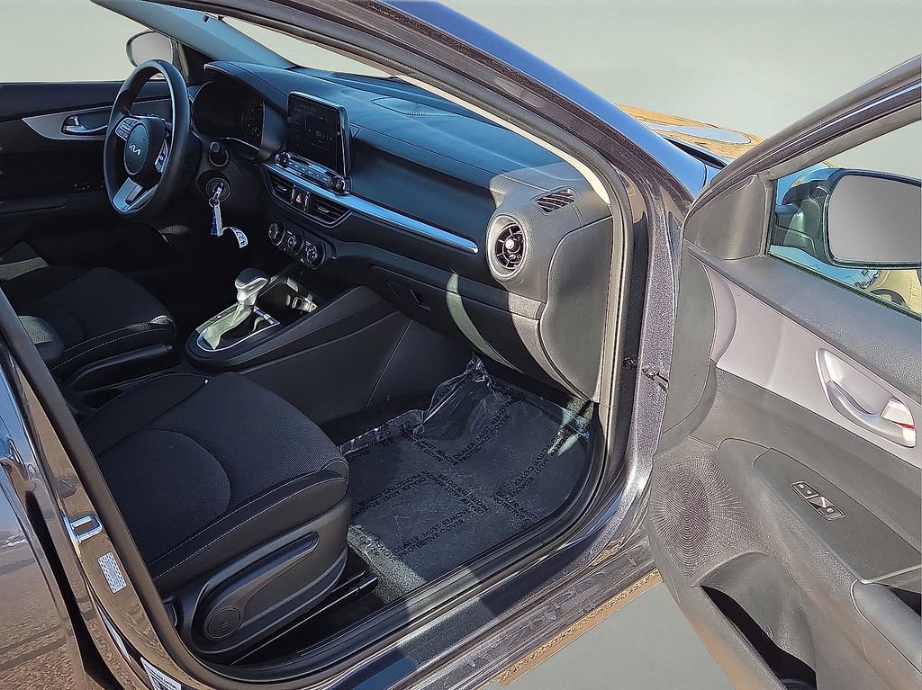 Used 2024 Kia Forte LXS image 12