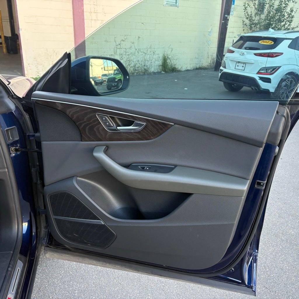 Used 2021 Audi Q8 Premium Plus image 18
