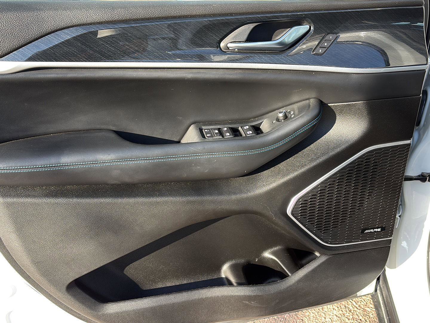 Used 2023 Jeep Grand Cherokee Trailhawk w/ Advanced Protech Group II image 9