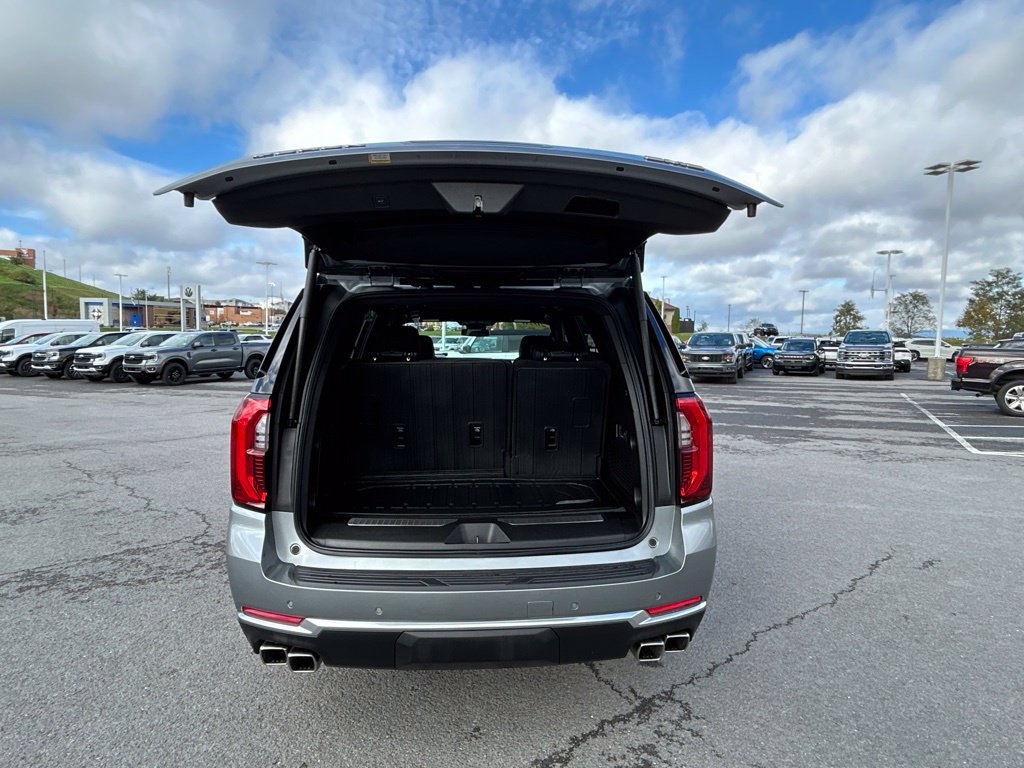 Used 2026 GMC Yukon Denali w/ Sun & Power Step Package AWD/4WD image 58