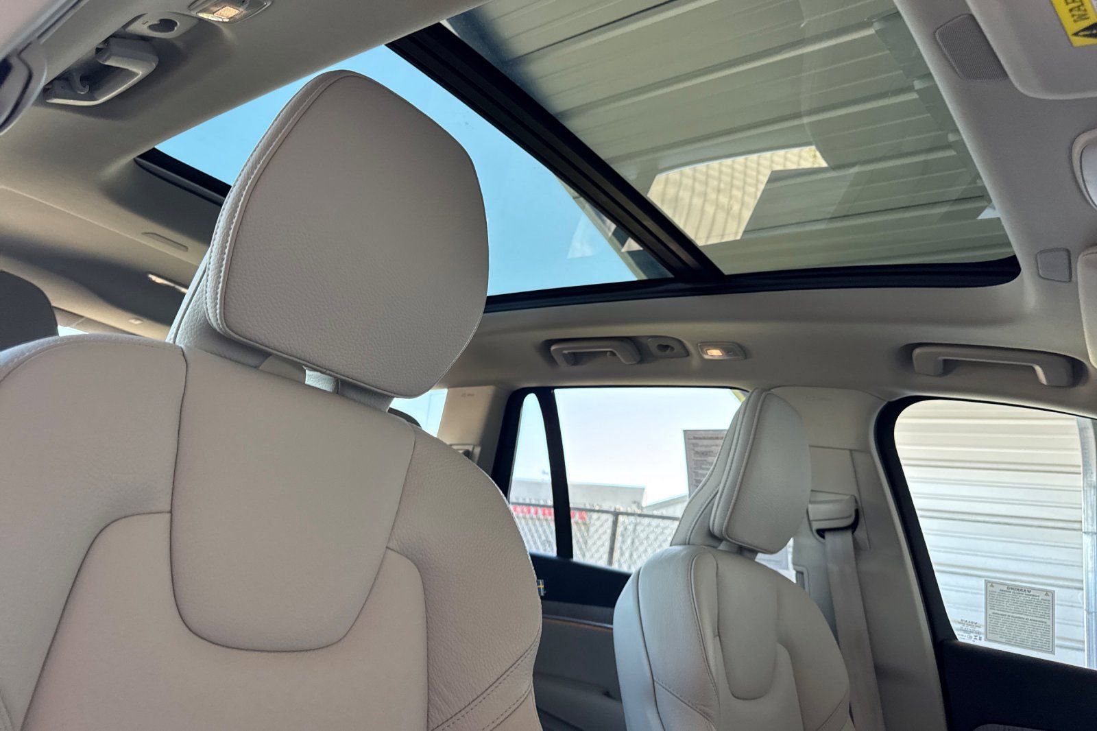 Certified 2024 Volvo XC90 T8 Plus w/ Protection Package Premier image 20