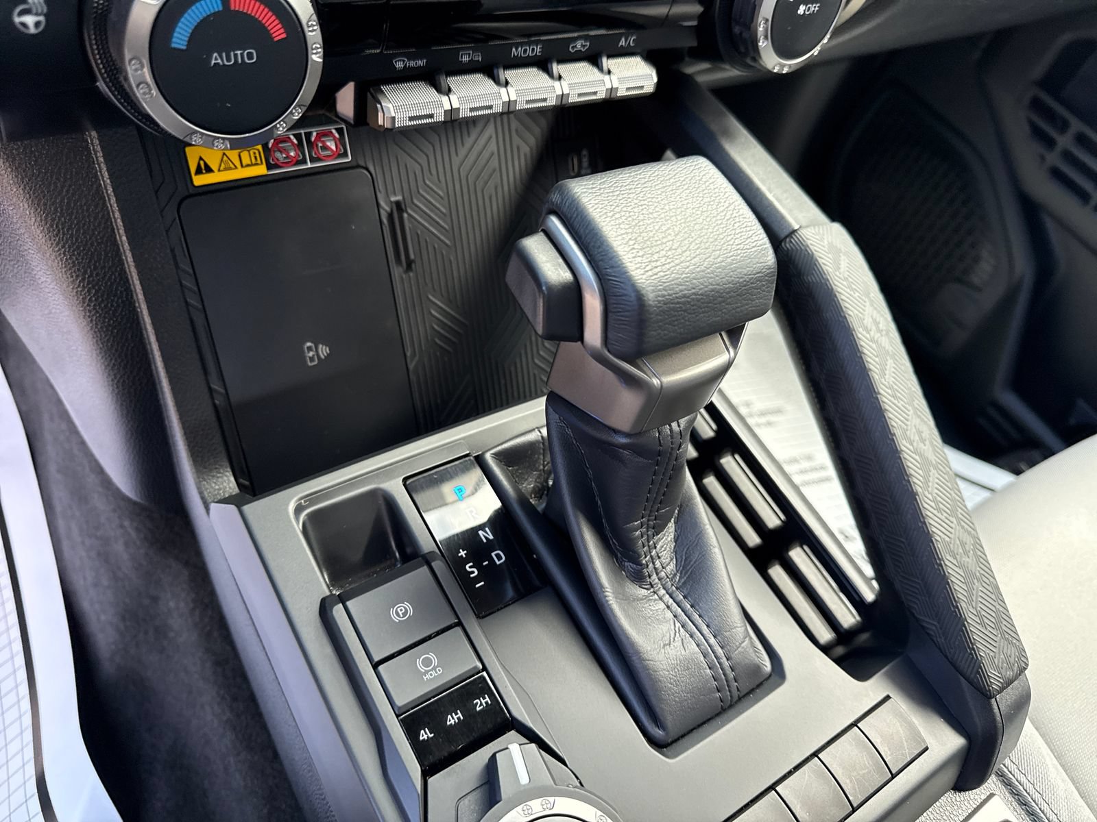 Used 2024 Toyota Tacoma SR5 AWD/4WD image 24