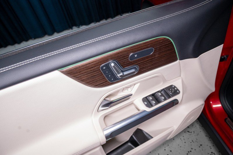 Certified 2026 Mercedes-Benz GLB 250 250 SUV image 10