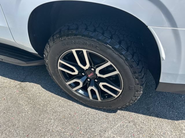 Used 2022 GMC Yukon XL AT4 w/ Max Trailering Package AWD/4WD image 18