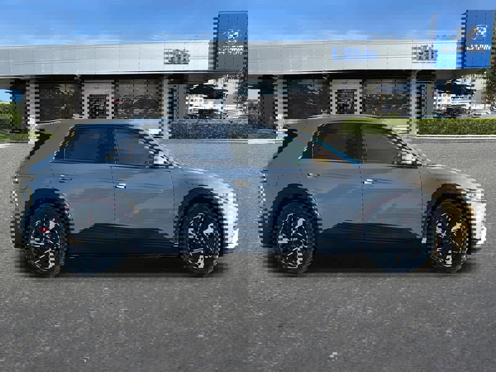 New 2026 Hyundai Ioniq 5 SE image 8