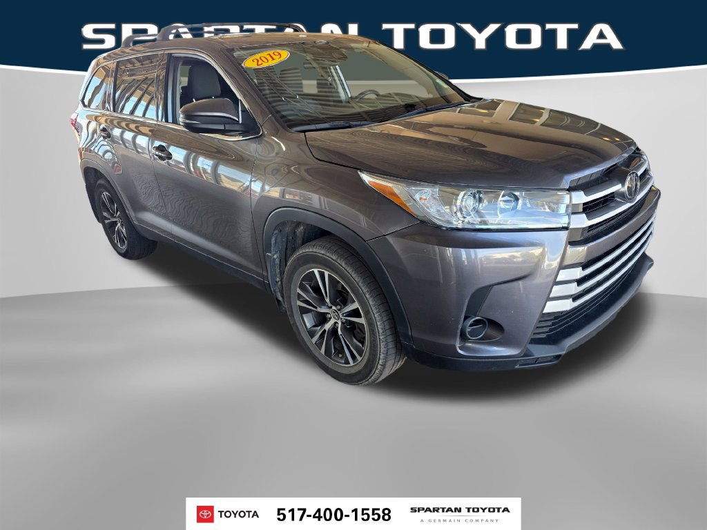 Used 2019 Toyota Highlander LE AWD/4WD image 5