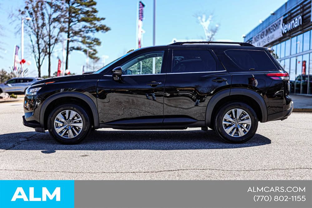 Used 2024 Nissan Pathfinder SV FWD image 10