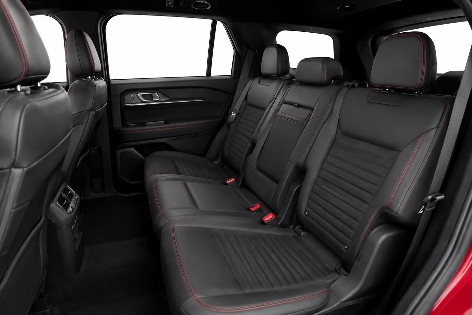 Used 2025 Ford Explorer ST-Line w/ ST-Line Street Pack AWD/4WD image 15