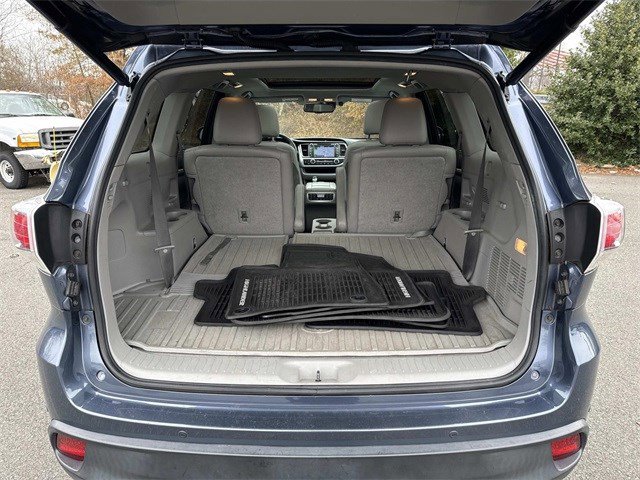 Used 2016 Toyota Highlander Limited Platinum image 12
