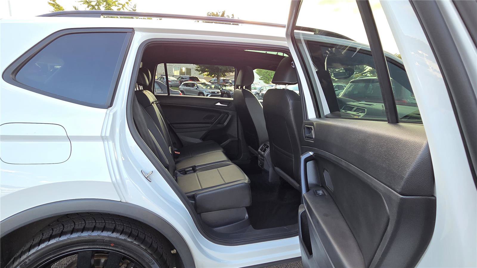 Used 2021 Volkswagen Tiguan SE R-Line AWD/4WD image 36