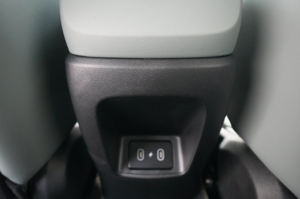 Certified 2025 Hyundai Elantra Limited FWD image 36