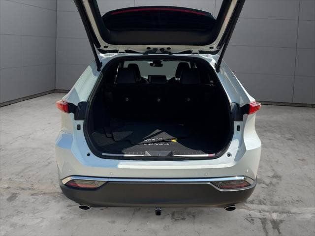 Certified 2024 Toyota Venza XLE AWD/4WD image 79