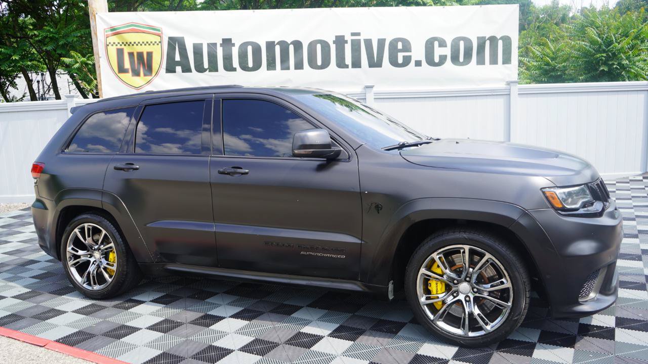 Used 2018 Jeep Grand Cherokee Trackhawk AWD/4WD image 3