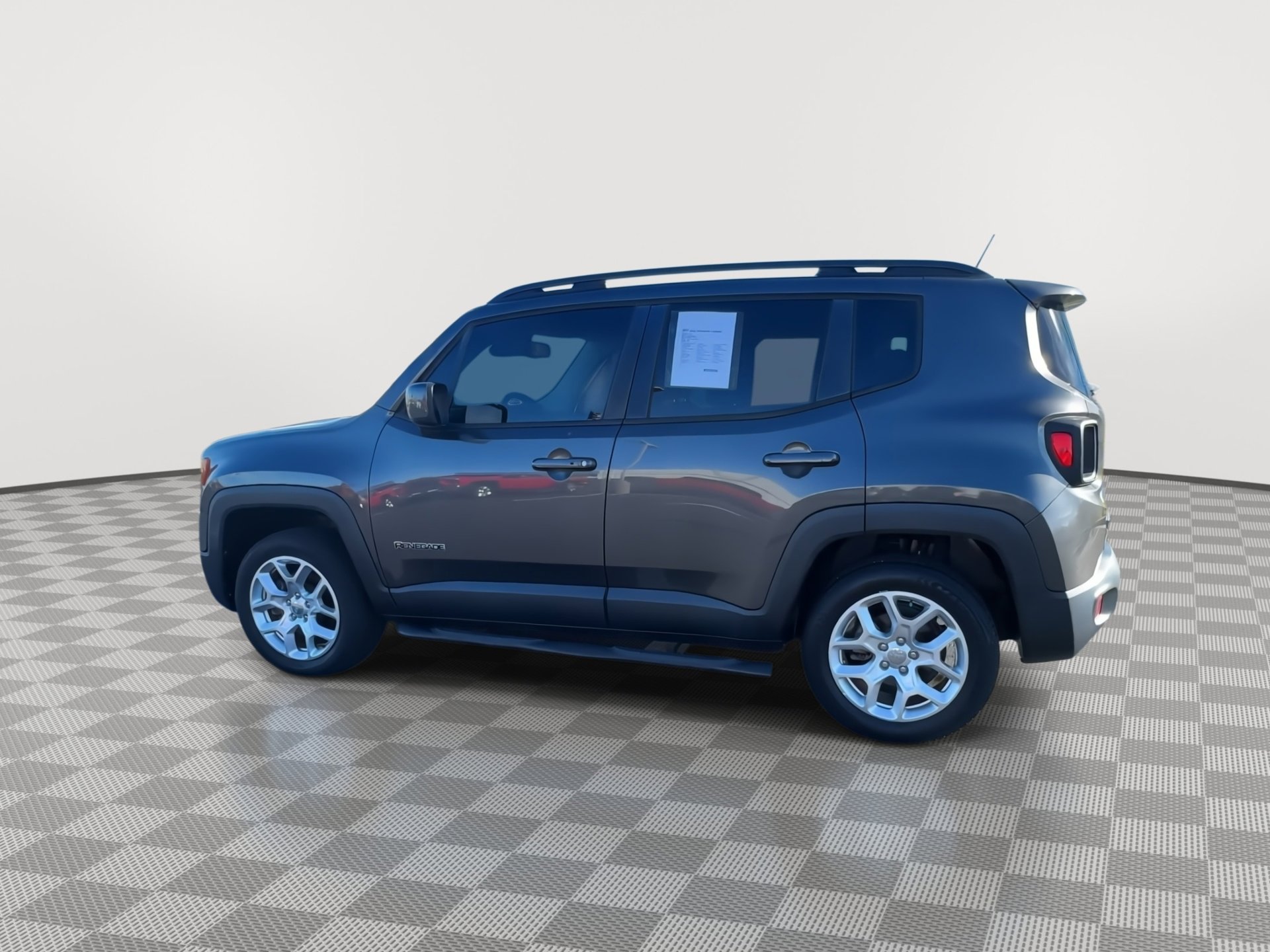 Used 2017 Jeep Renegade Latitude w/ Popular Equipment Group image 6