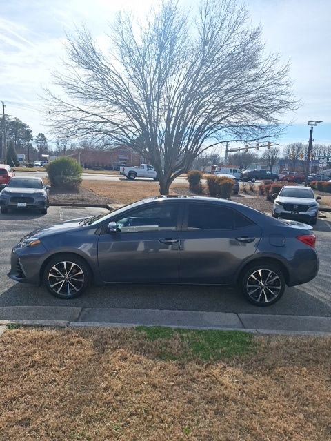 Used 2017 Toyota Corolla SE w/ Carpet Mat Package (TMS) image 5