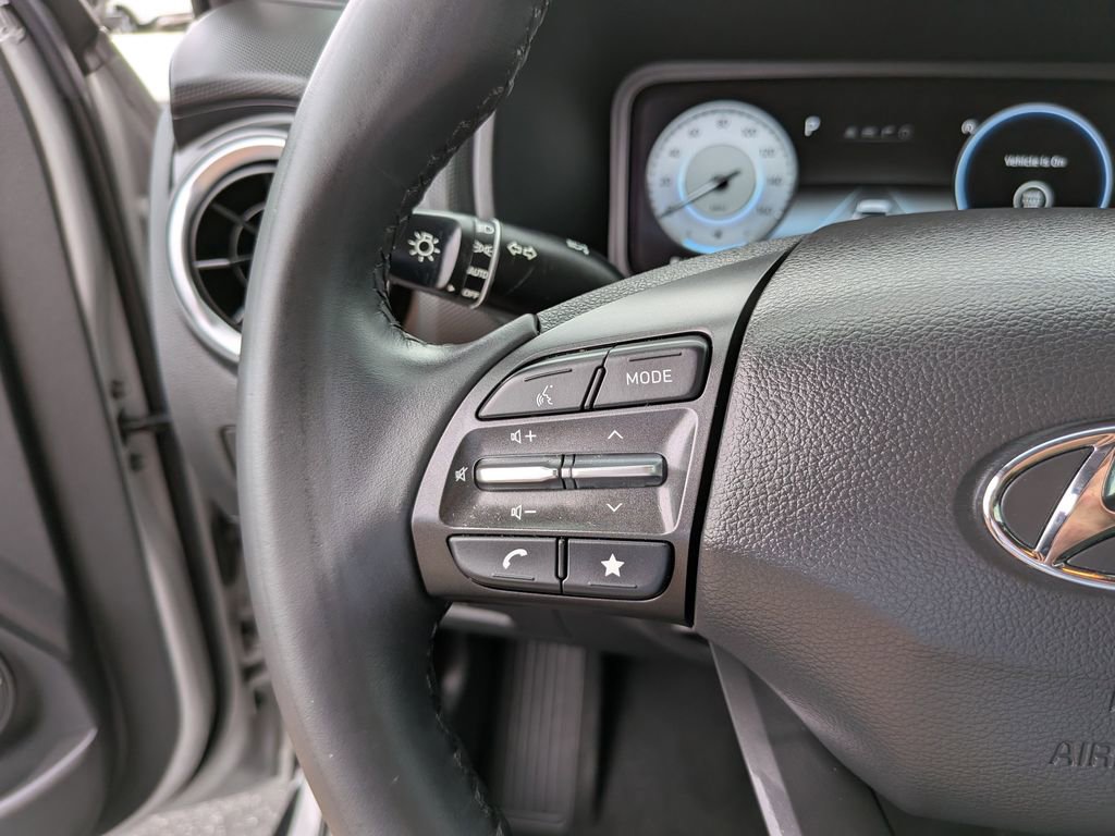 Used 2022 Hyundai Kona Limited FWD image 30