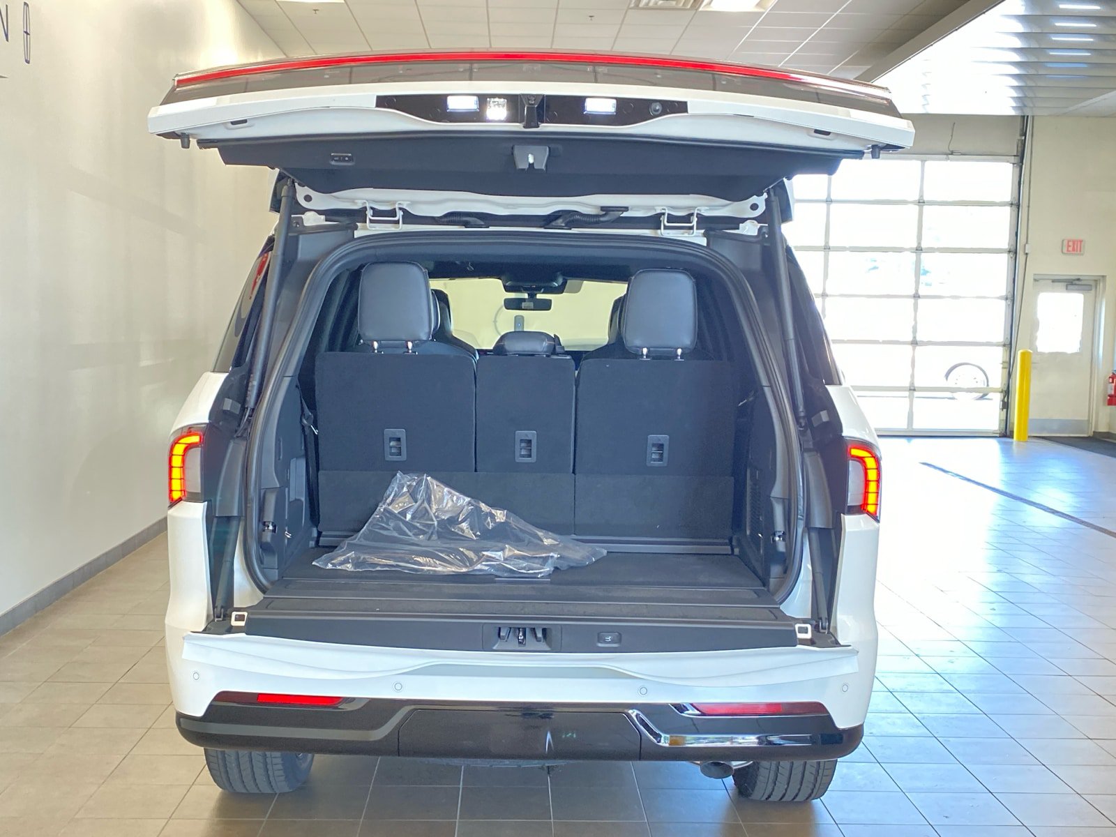 New 2027 Lincoln Navigator Black Label AWD/4WD image 9