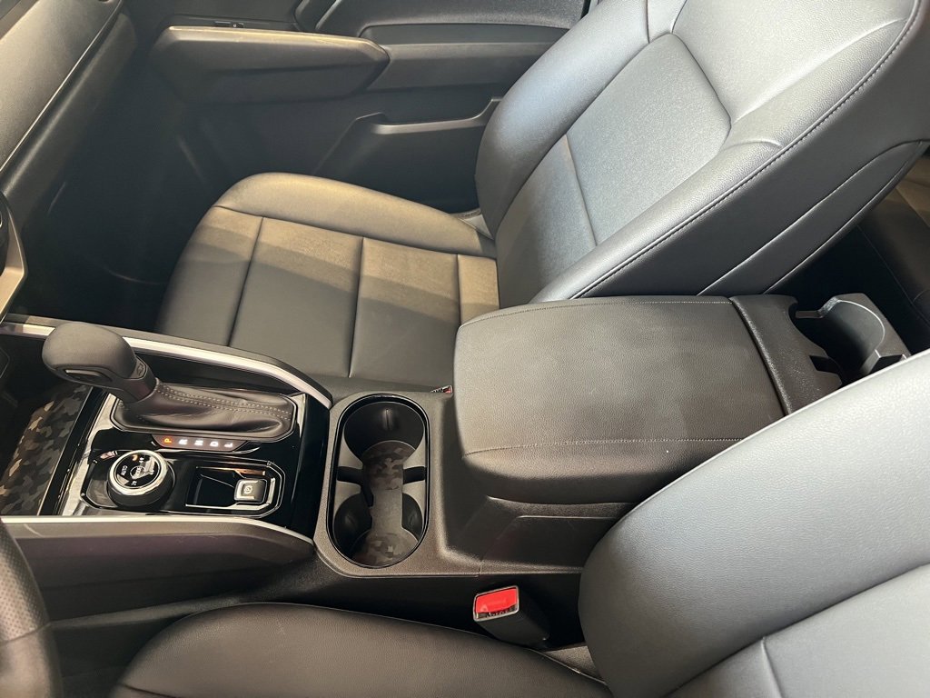 Used 2024 Chevrolet Colorado Trail Boss w/ Safety Package image 24