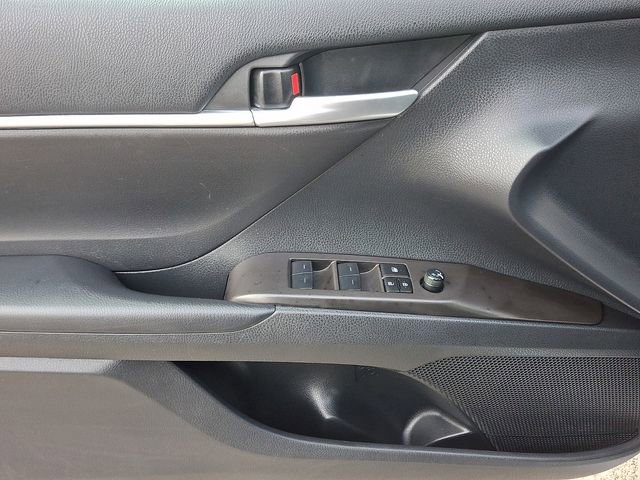 Used 2023 Toyota Camry SE image 12