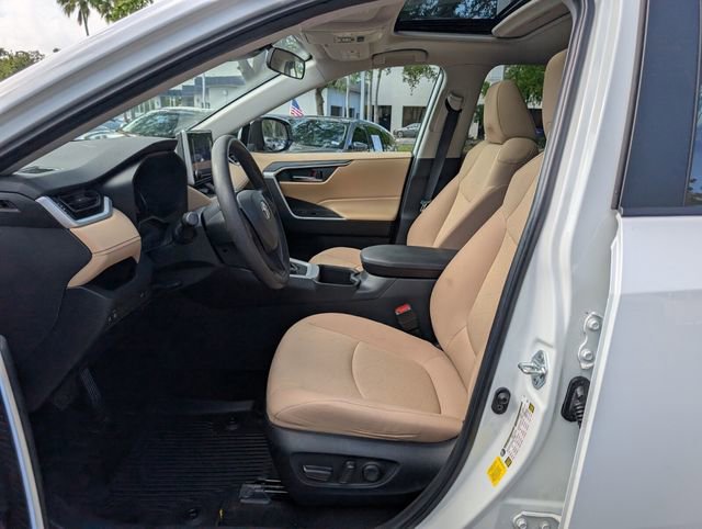 Used 2023 Toyota RAV4 XLE w/ Convenience Package image 10