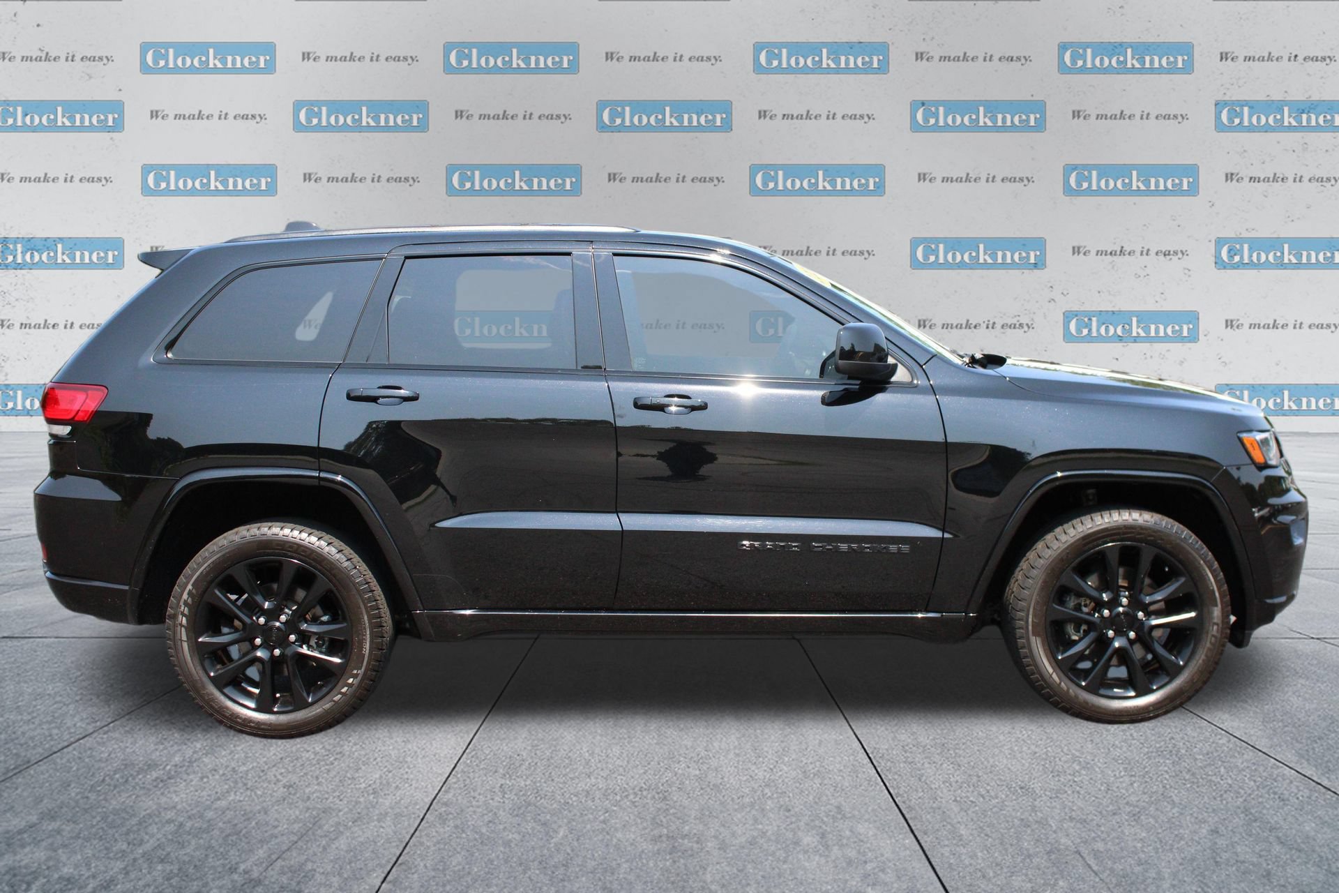 Used 2021 Jeep Grand Cherokee Laredo X AWD/4WD image 4
