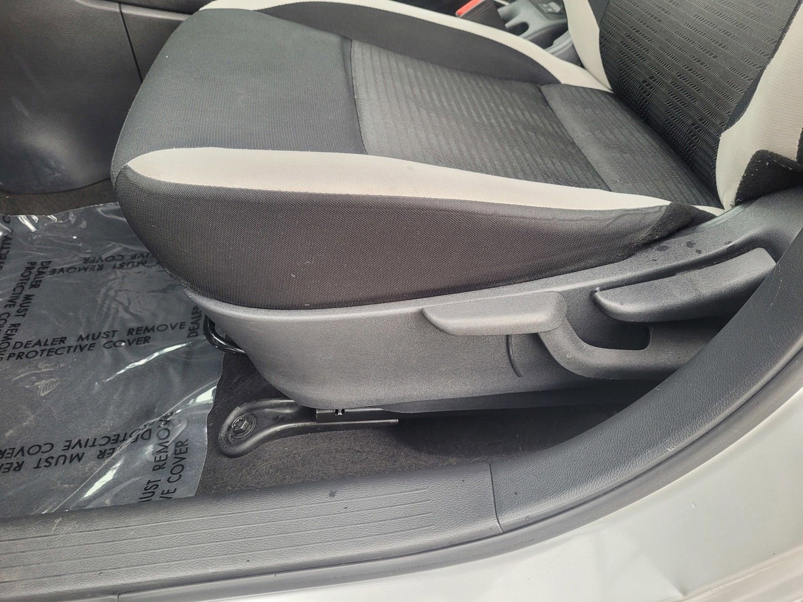 Used 2021 Nissan Versa SV FWD image 10