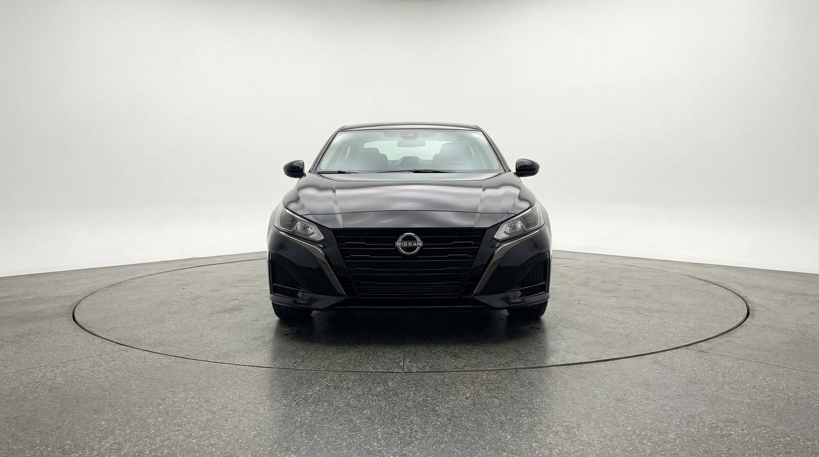 Used 2025 Nissan Altima 2.5 SV image 2