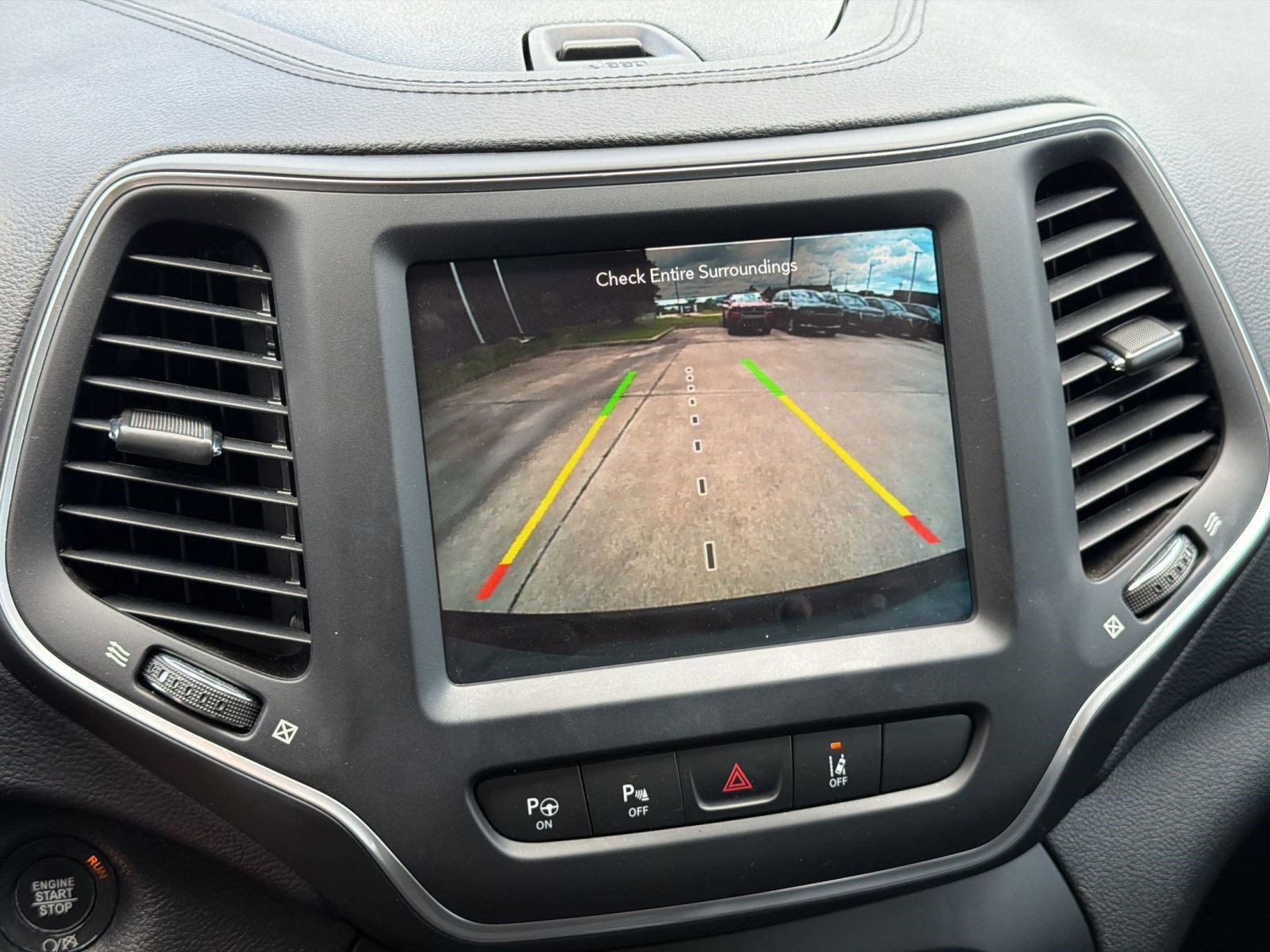 Used 2023 Jeep Cherokee Altitude Lux AWD/4WD image 23