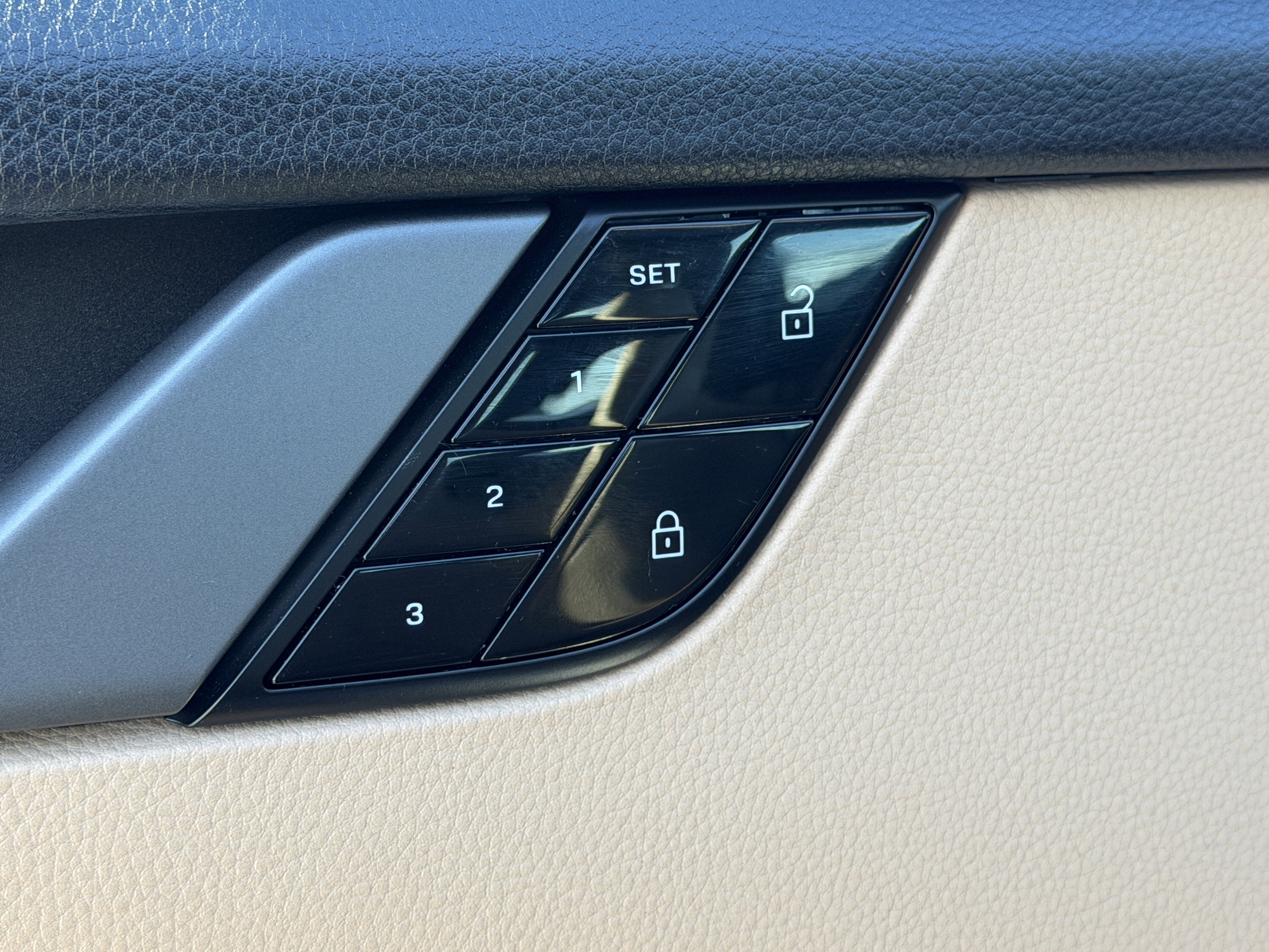 Used 2021 Porsche 911 Carrera image 16