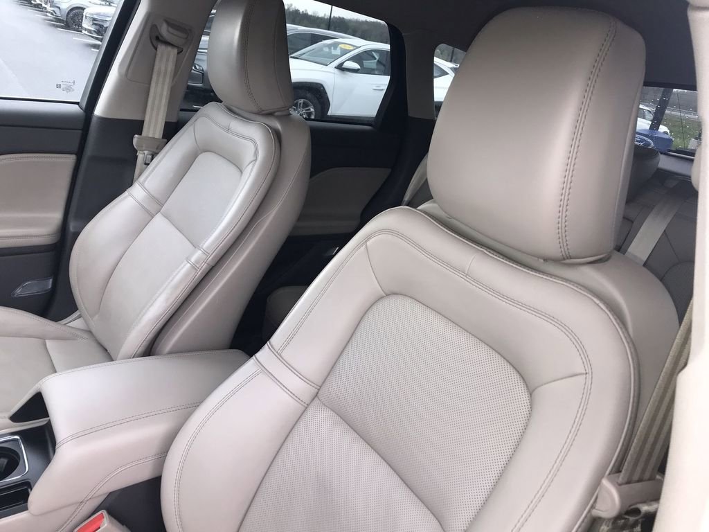 Used 2023 Lincoln Corsair AWD w/ Equipment Group 101A image 11