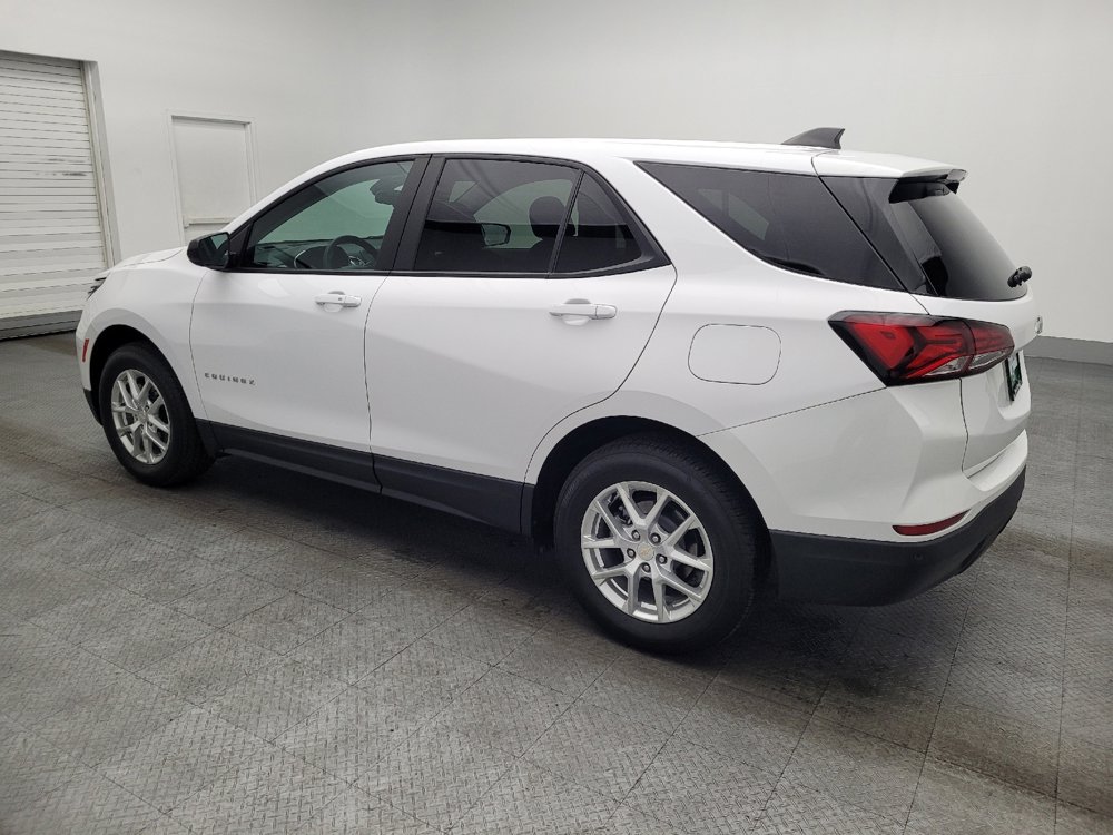 Used 2024 Chevrolet Equinox LS AWD/4WD image 3