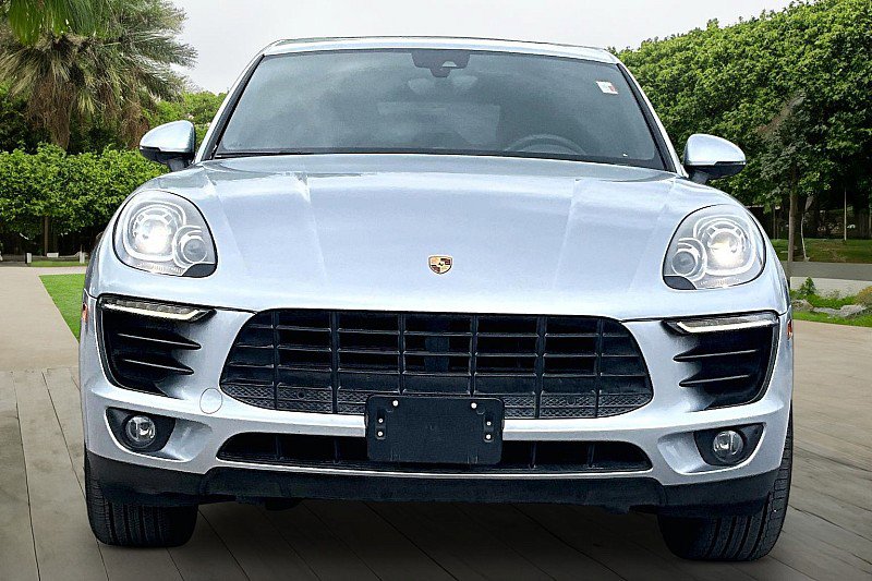 Used 2017 Porsche Macan AWD/4WD image 3