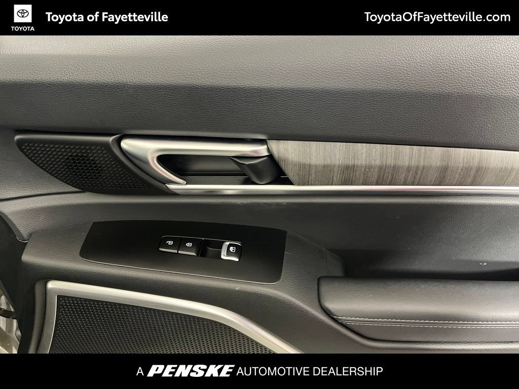 Used 2023 Kia Telluride EX w/ EX Captain's Chair Package FWD image 19