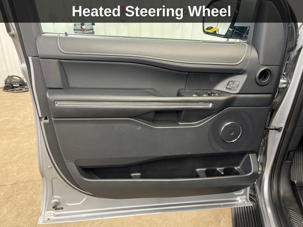 Used 2024 Ford Expedition XLT image 13