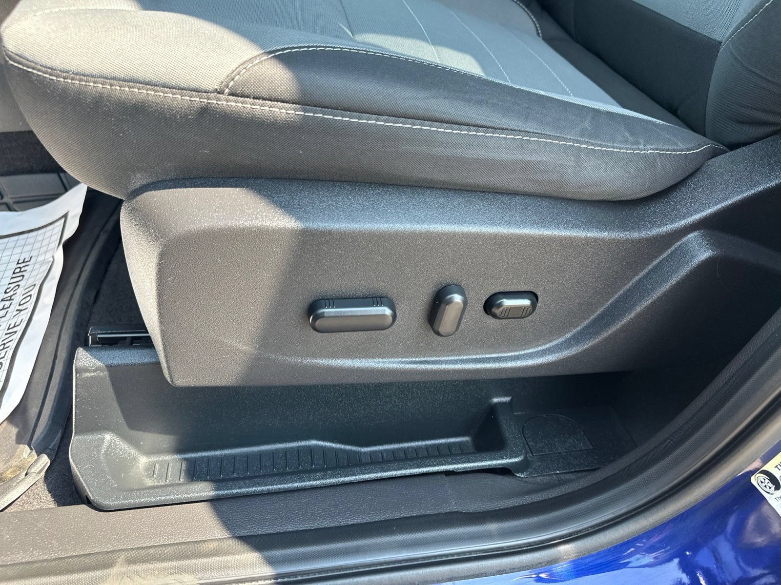 Used 2015 Ford Escape SE FWD image 15