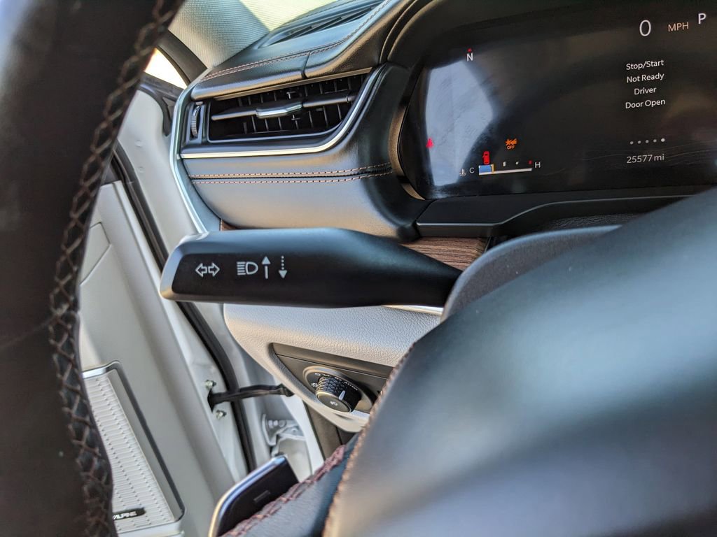 Used 2022 Jeep Grand Cherokee Summit w/ Luxury Tech Group V image 36