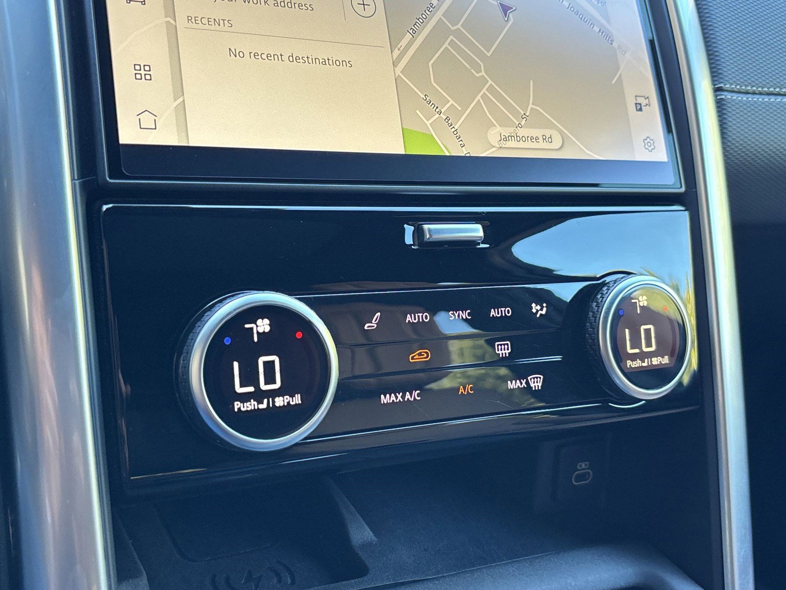 Used 2024 Land Rover Discovery Dynamic SE image 18