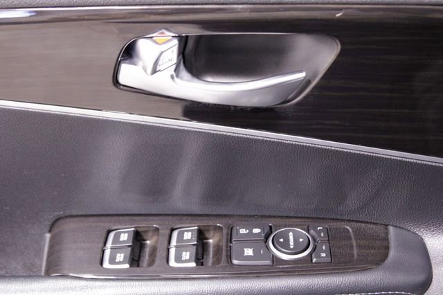 Used 2020 Kia Sorento LX image 23