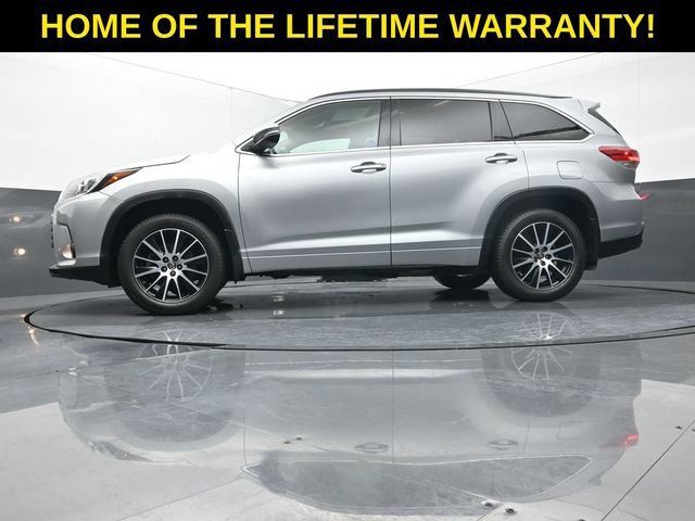 Used 2017 Toyota Highlander SE AWD/4WD image 41